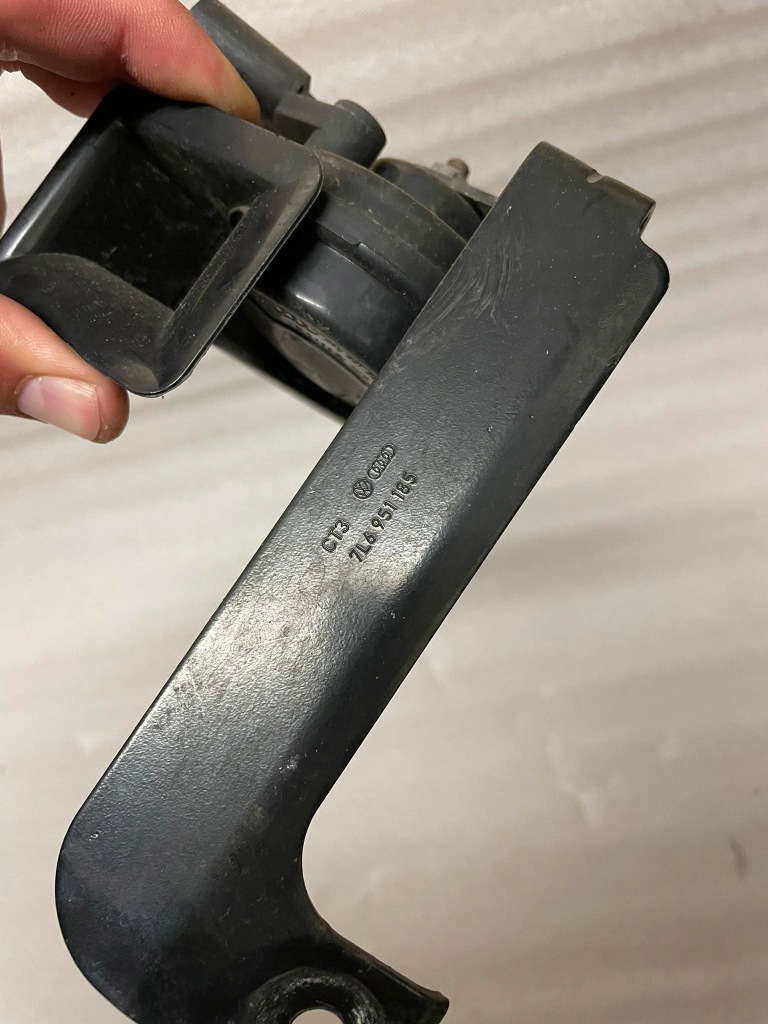 Vw touareg клаксон сигнал 4fd951221a 7l6951185 Киев