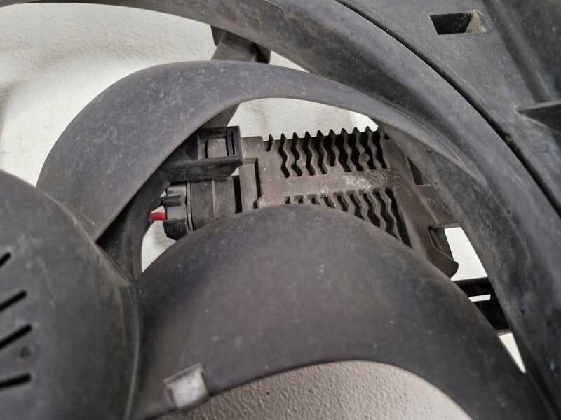 Volvo v40 2 2 1.6 d вентилятор радиатора 31319165 940009301 в Украине