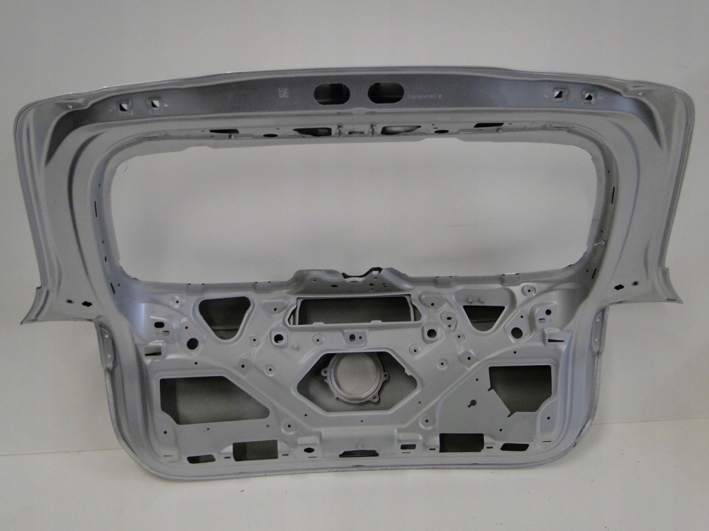 Mercedes eqa h243 243 крышка багажника задняя багажника задний  серебристая в Украине