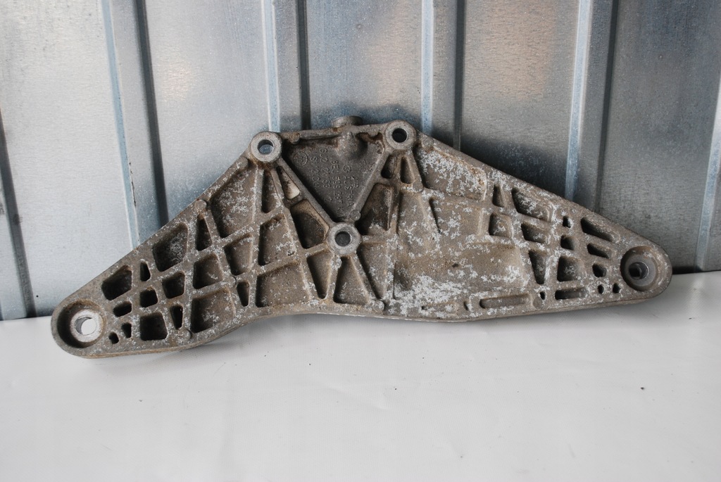 фото №1, Кронштейн міст audi a4 b6 3.0 asn 8e0599287k