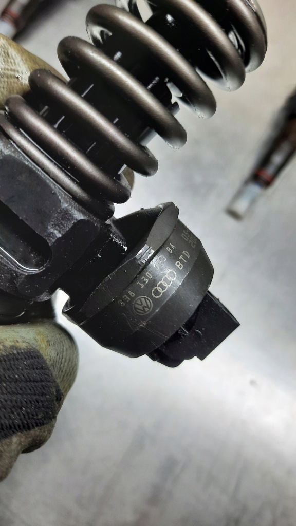 фото №6, Pompwtryskiwacze комплект 038130073ba 0414720216 skoda superb 1.9 tdi