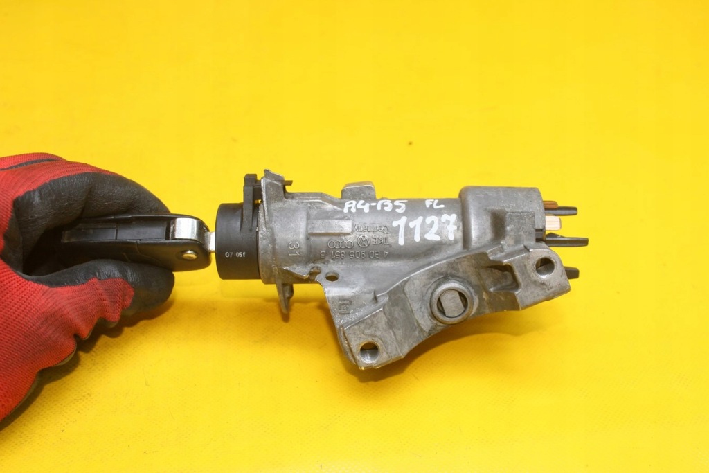 фото №4, Ручка левый перед замок зажигания с ключ a4 b5 fl