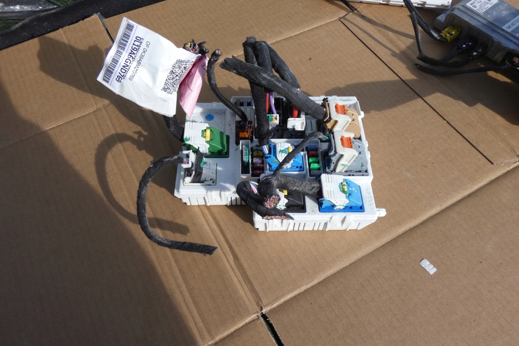 фото №1, Коробка предохранителей peugeot 308 iii t10- 21-