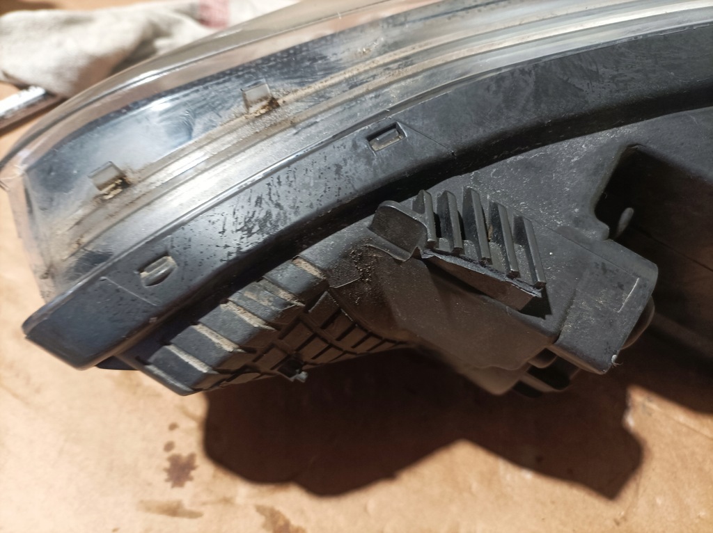 фото №10, Hyundai i20 lift 12-14 права лампа 92101-4p500