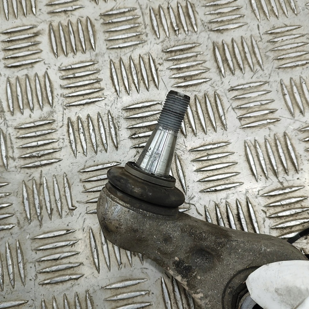 фото №8, Mercedes-benz glc x253 c253 2017 левая сторона нижний рычаг передний