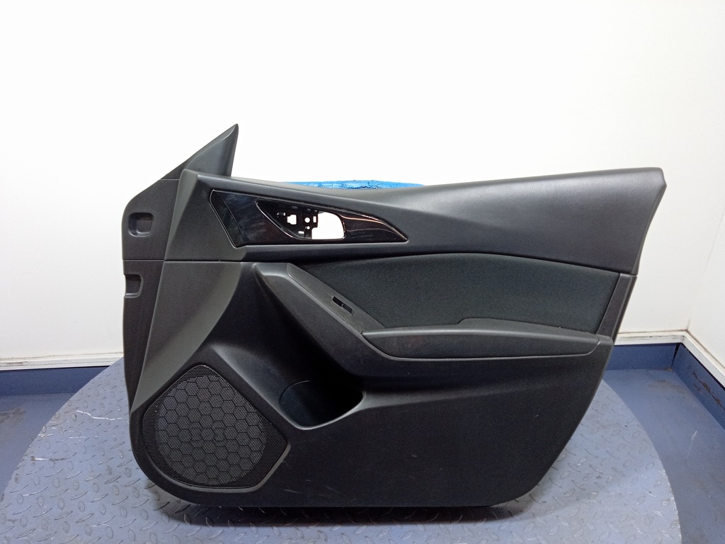 фото №1, Mazda 3 bm hb обшивка двері перед правий bjs7-6843z