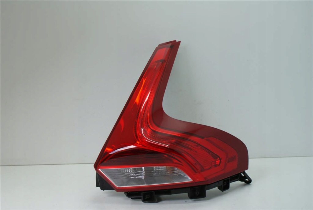 Купить Volvo v40 2 12r+ правый  фара задняя led eur
