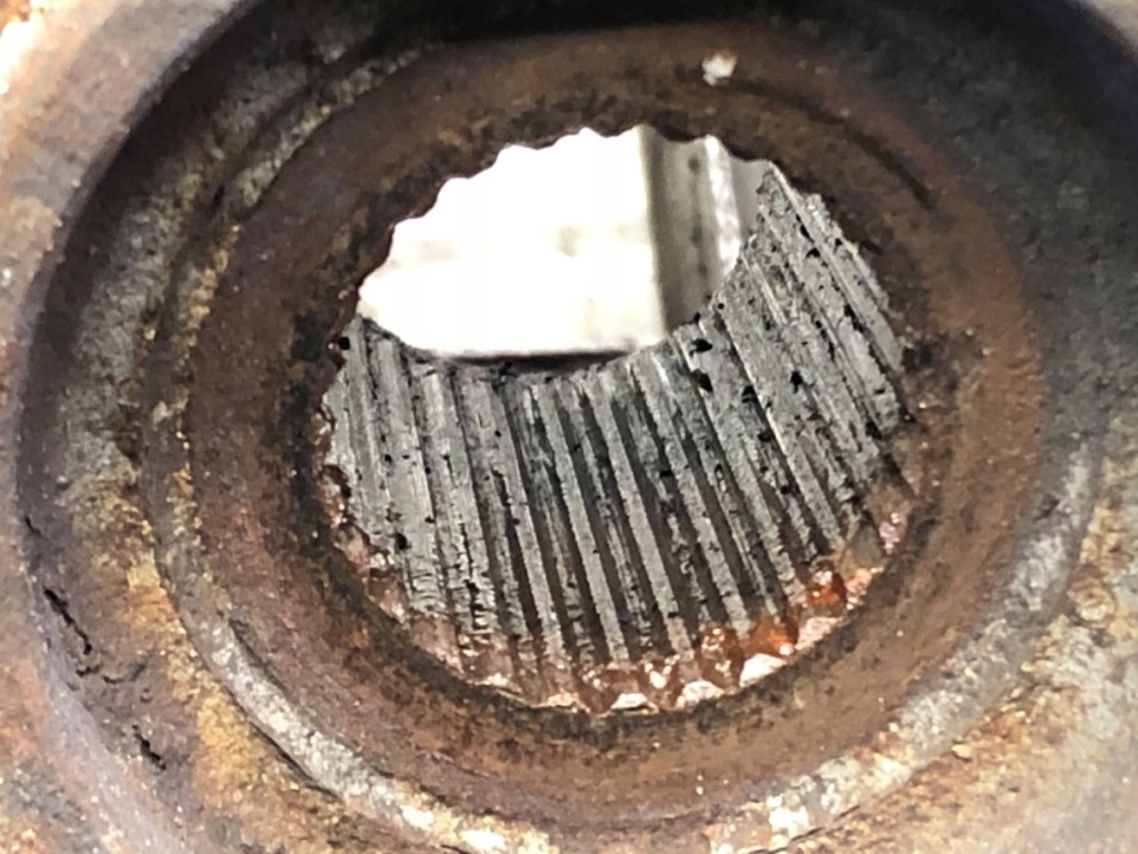 Поворотний кулак правий перед dodge caliber 2.0 140km ступиця Оригінал