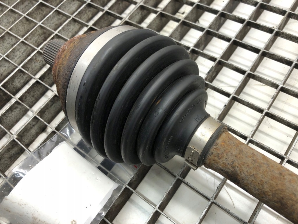 фото №2, Приводной вал левый перед vw golf vii 1.4 150km