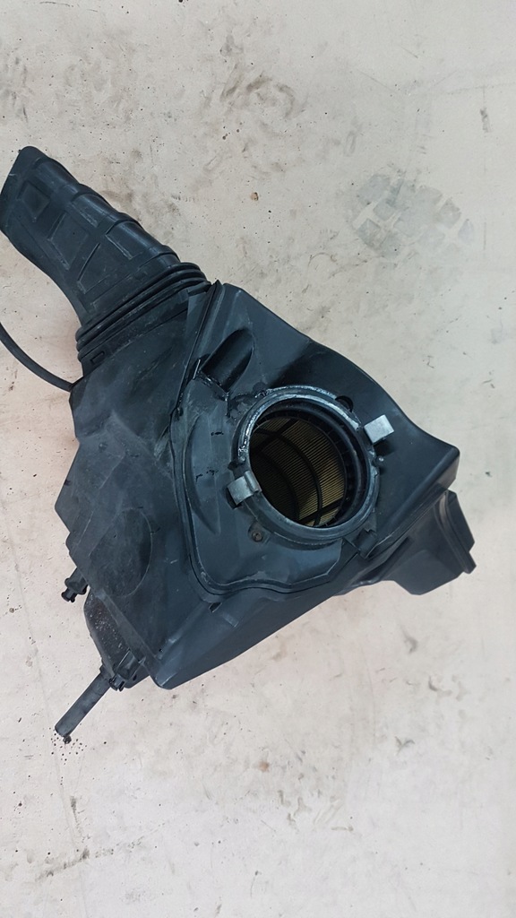 фото №1, Корпус фільтра повітря audi 8k0133835b