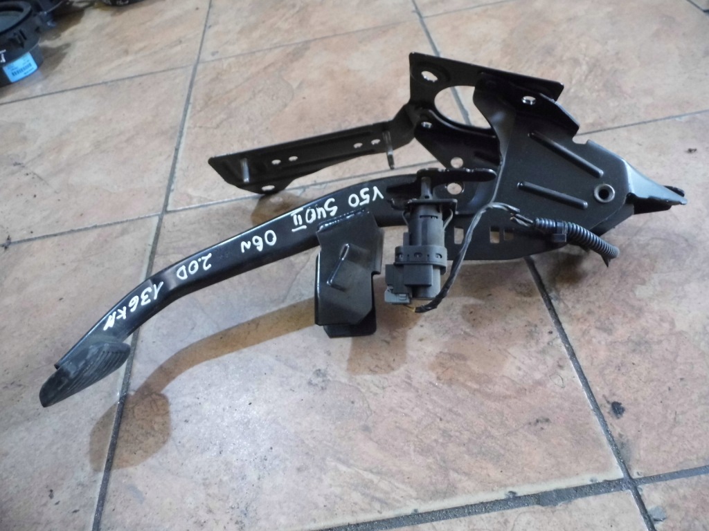фото №3, Volvo v50 s40 ii 2.0d 06' педаль гальма 4n512467cb