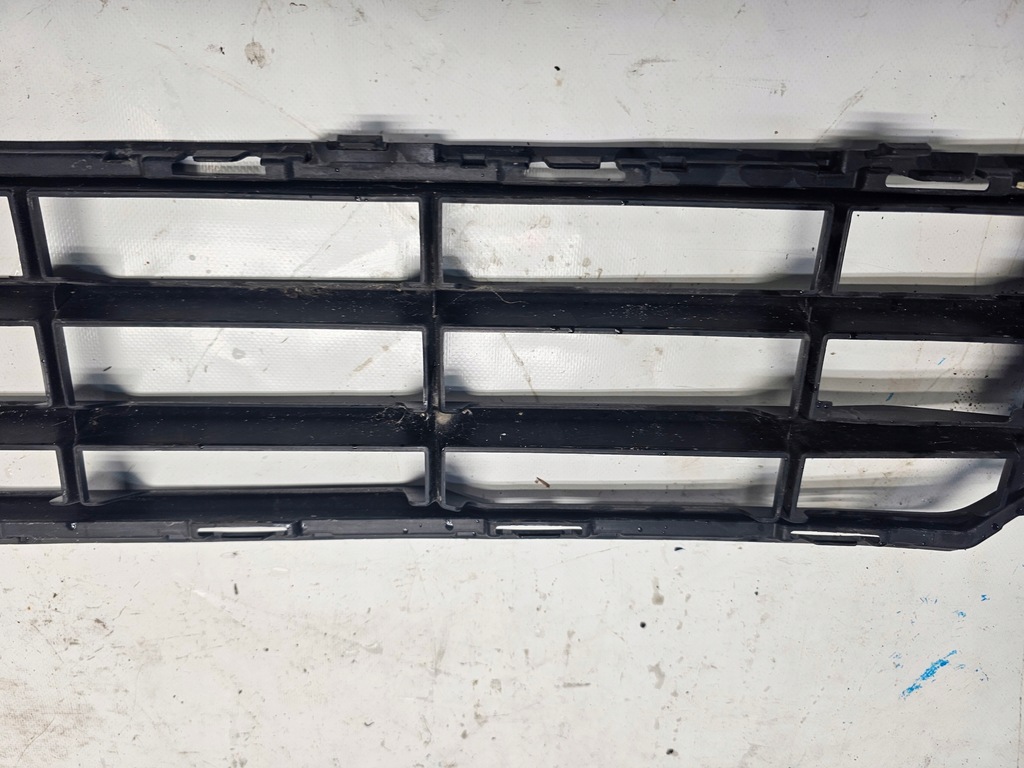 фото №8, Решётка средняя бампера перед volvo xc60 ii 2 2017-2021