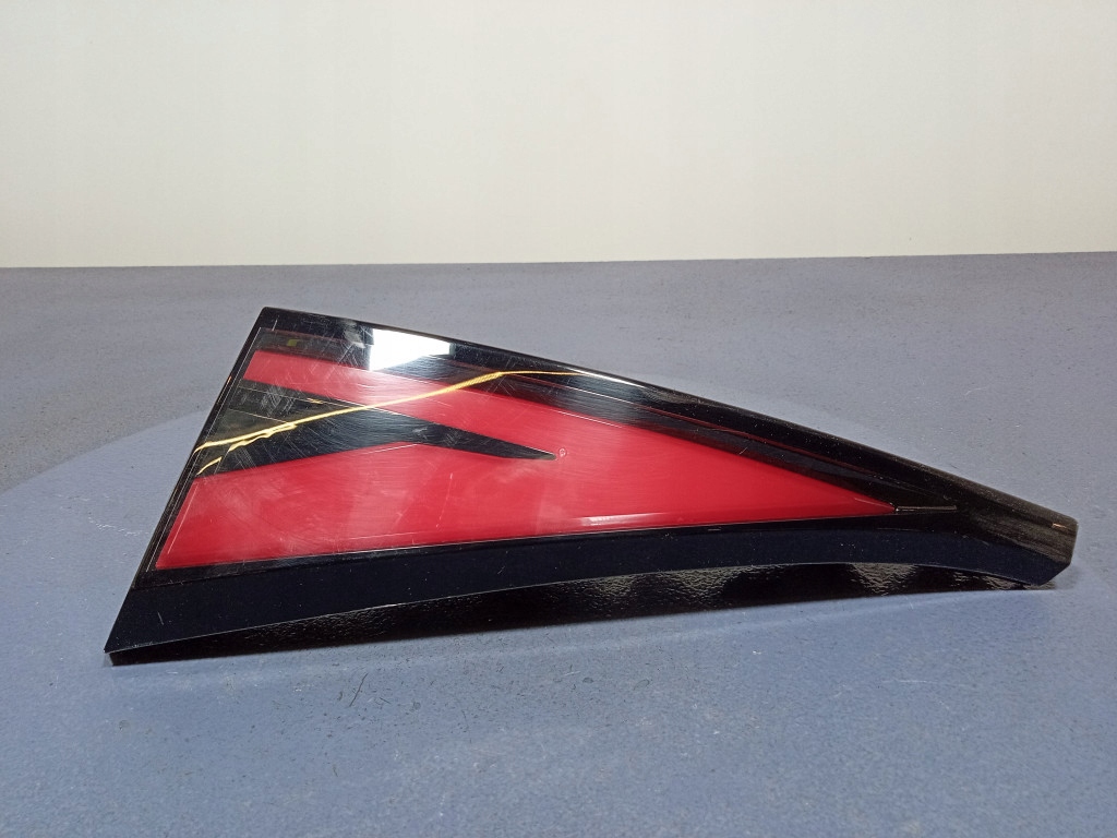 фото №1, Kia sportage v лампа задняя левая задняя внутренняя 92403r2000