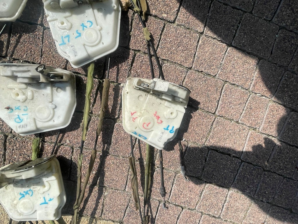 фото №1, Mazda cx-5 ii 2017- замок двері правий задня europa