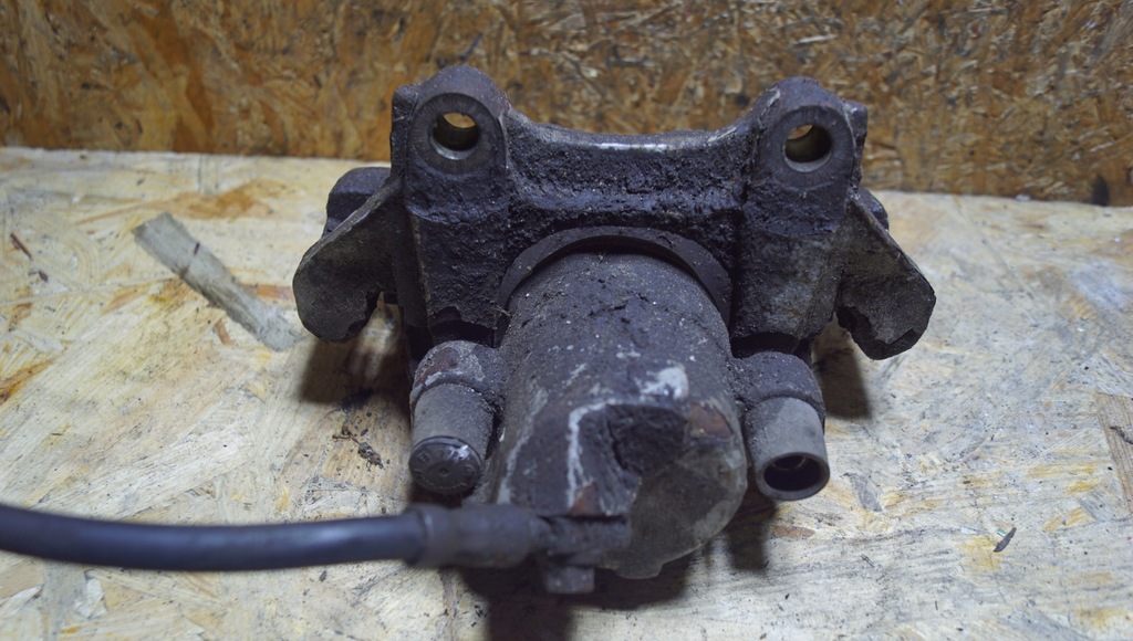 фото №10, Суппорт тормозной правый перед audi tt 8n