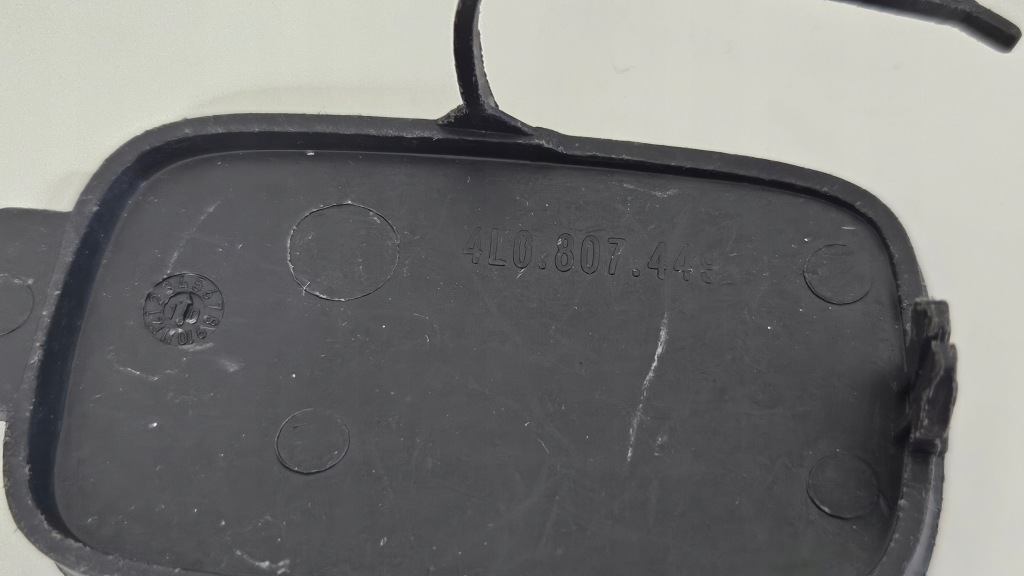 Audi q7 заглушка бампера фаркоп задня 4l0807449 Доставка