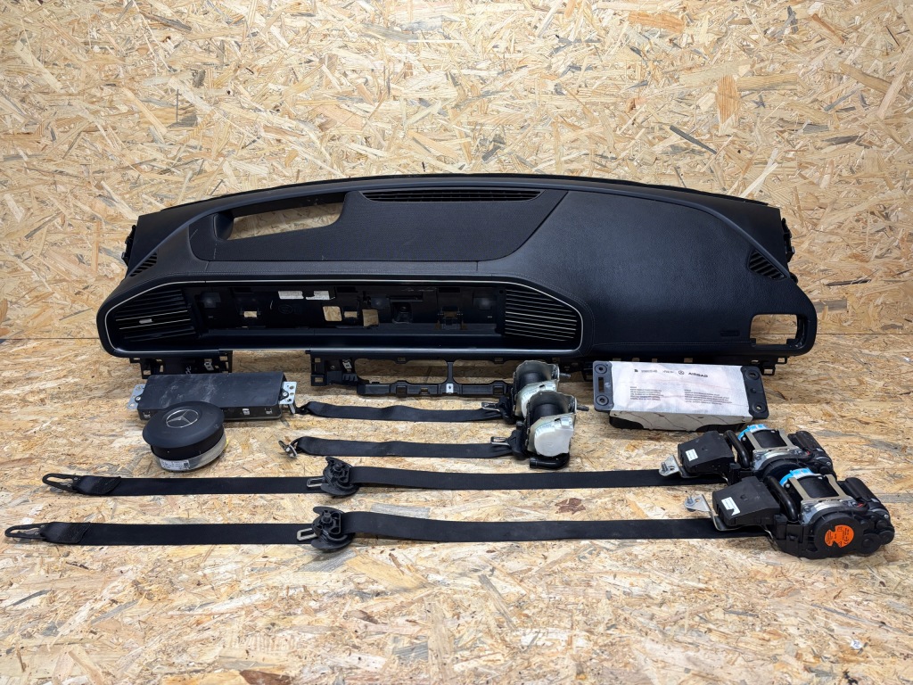 фото №1, Mercedes gle w167 coupe приборная панель панель  ремни комплект idealna оригинал подушка безопасности