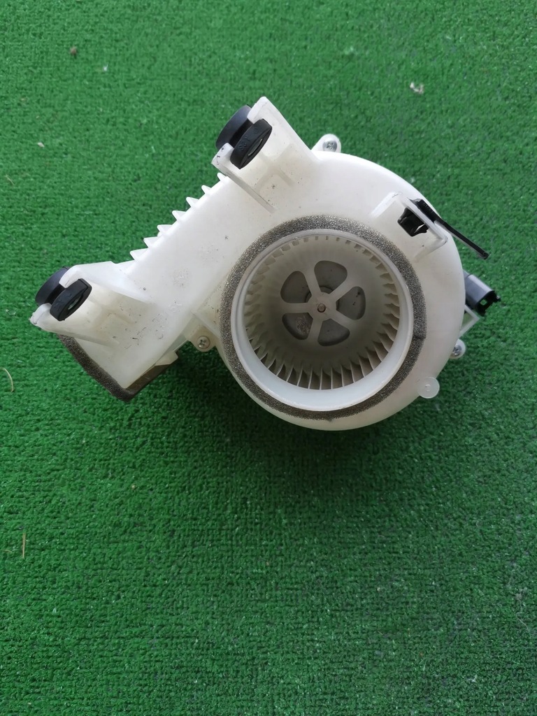 фото №1, Вентилятор аккумулятора g9230-48070 rav 4 iv