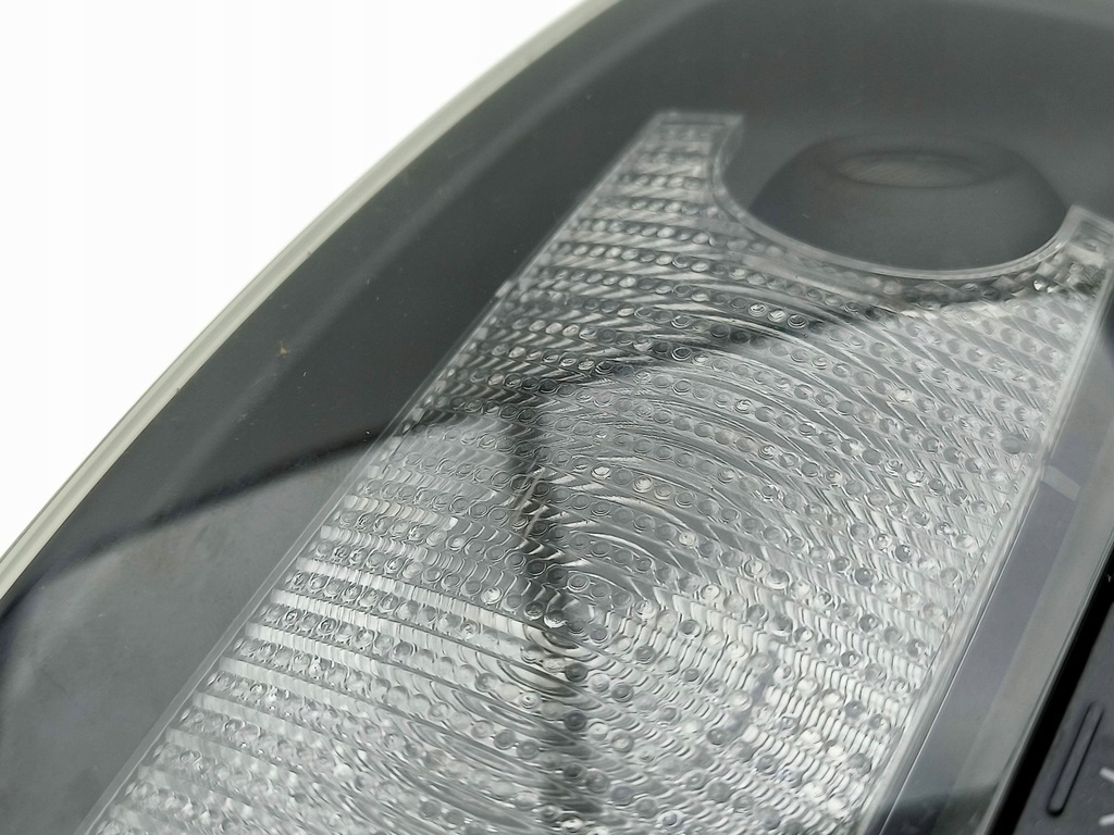 фото №12, Maserati quattroporte лампа стельовий задня 2005 156034614