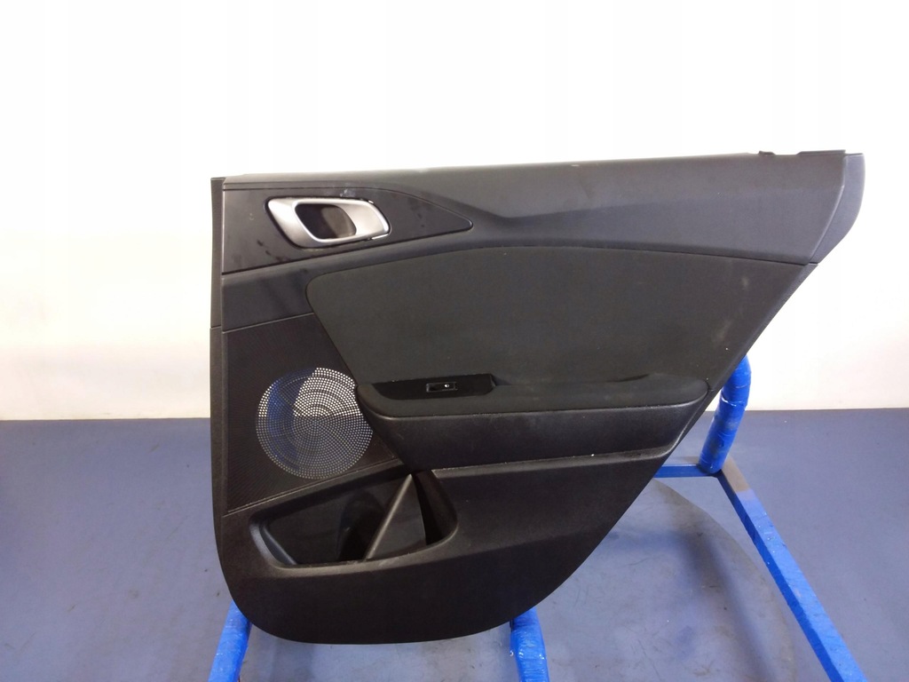 фото №1, Kia ceed iii kombi оббивка обшивка задня правий