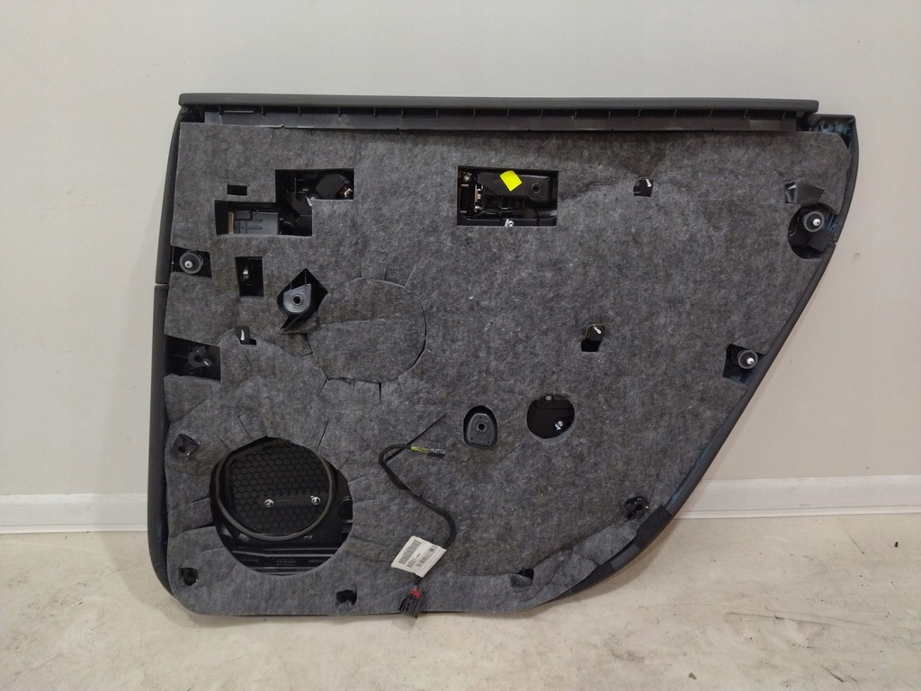 фото №15, Обшивка дверь audi оригинальный номер 4h0868067