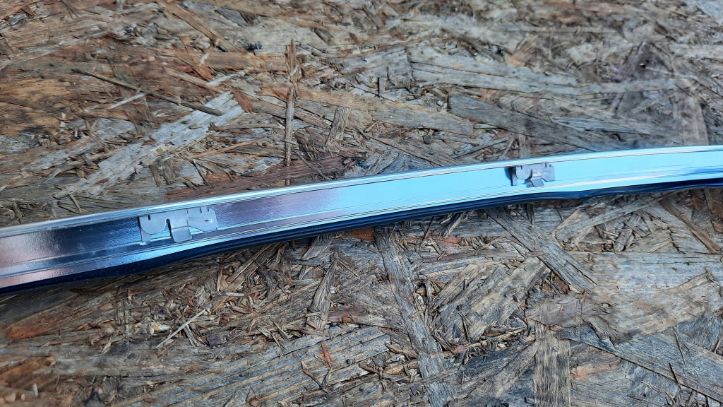 фото №12, Прокладка молдинг хром двері правий перед 30784291 volvo s80 v70 xc70 08-15r