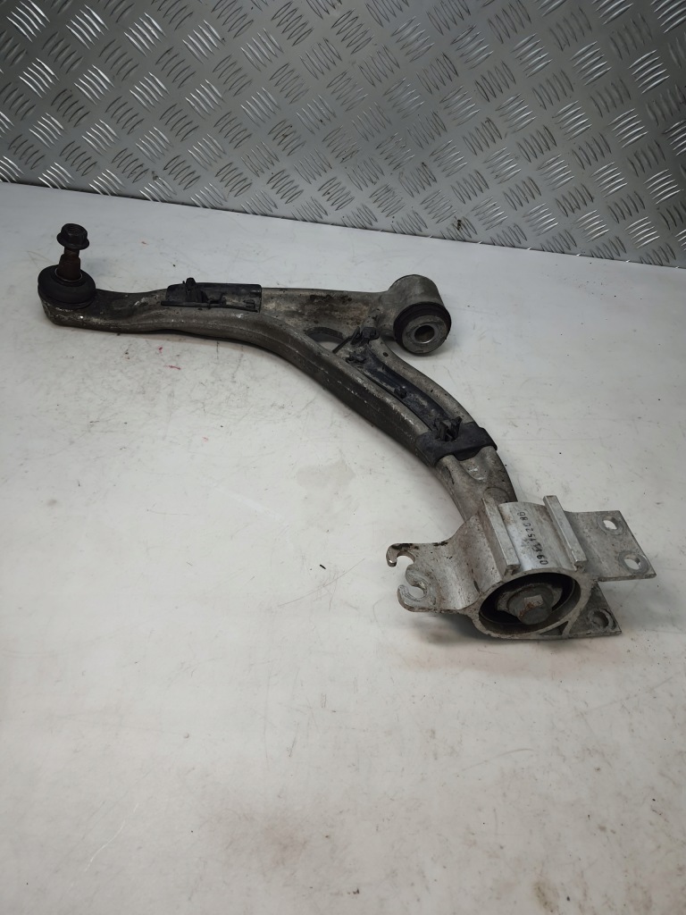 Купить Рычаг левая перед mercedes w176 w246 w117 2463330300