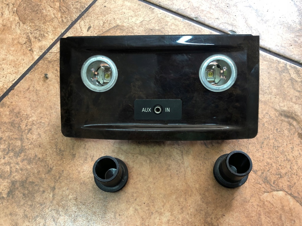 фото №4, Bmw e61 прикурювач aux