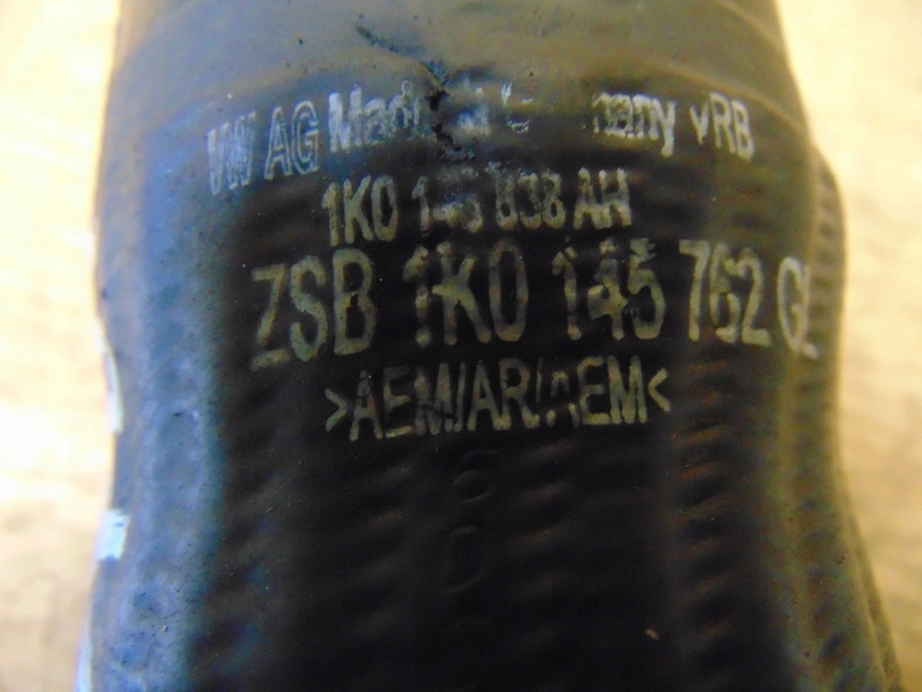 Труба шланг turbo інтеркулер vw touran 1.6 tdi Недорого