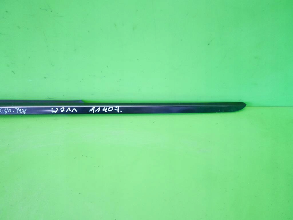 фото №2, Молдинг уплотнитель левая задняя mercedes w211 sedan