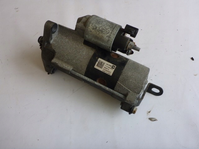 Стартер opel оригинальный номер 12668969 с Разборки