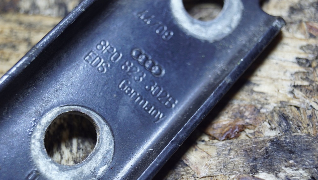 фото №6, Петля капот правий audi a3 8p lift 8p0823302b