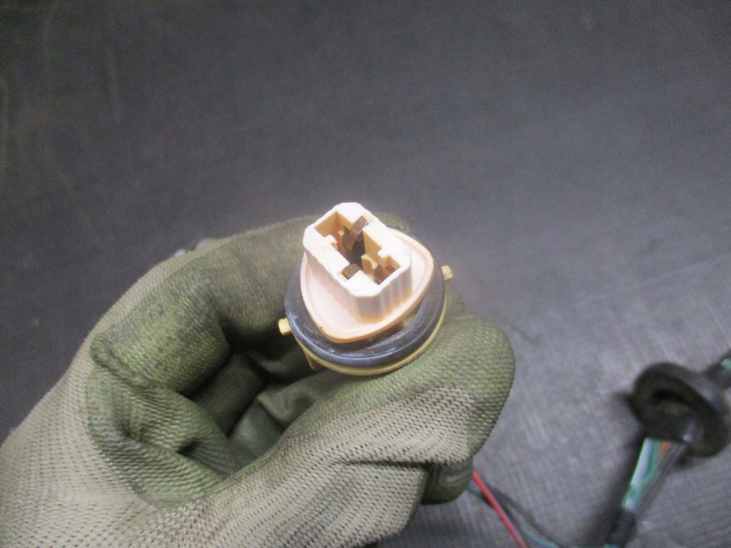 фото №5, Вкладыш лампы правый задняя mazda 5 05-10r