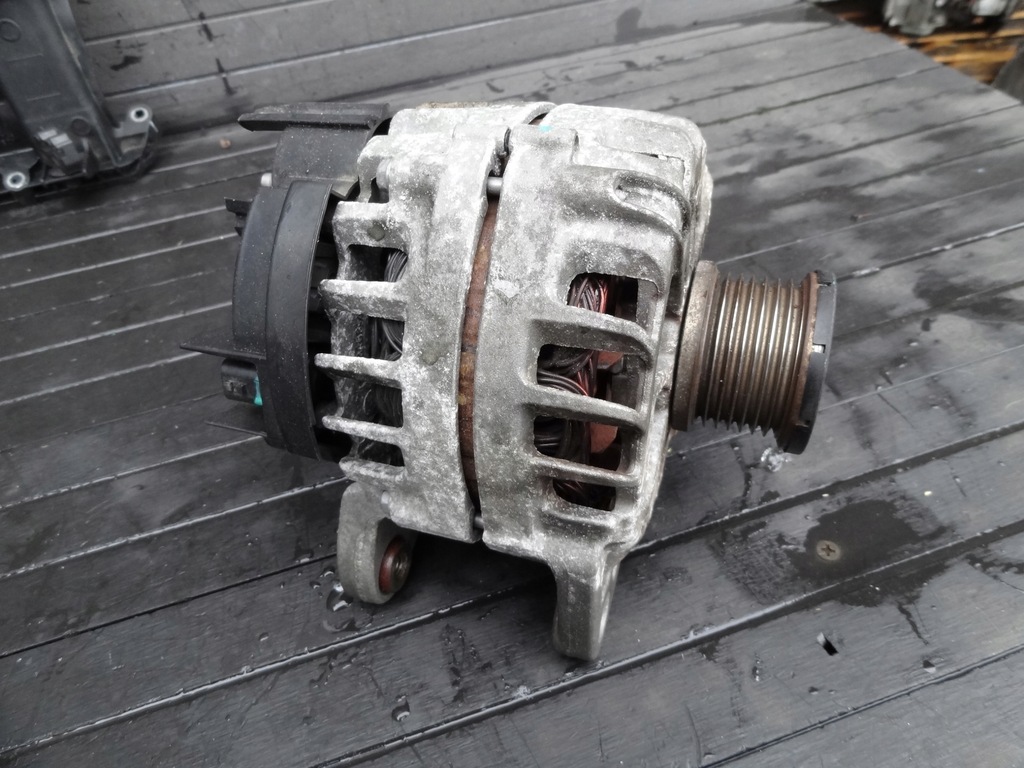 фото №1, Renault megane iv 17 1,2 tce генератор 231008040r