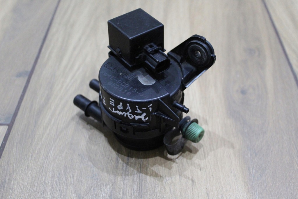 фото №1, Клапан вакуумa jaguar s-type 3.0 xw4e-9c915-ab