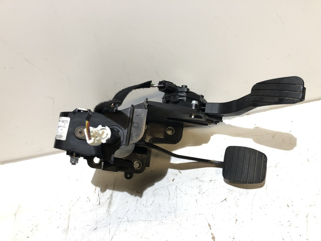 фото №1, Renault master iii iv педалі 180101626r