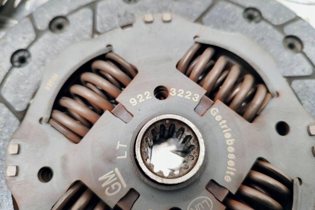 фото №10, Комплект зчеплення opel meriva b 9223223 1.4l бензиновий 88kw 2015