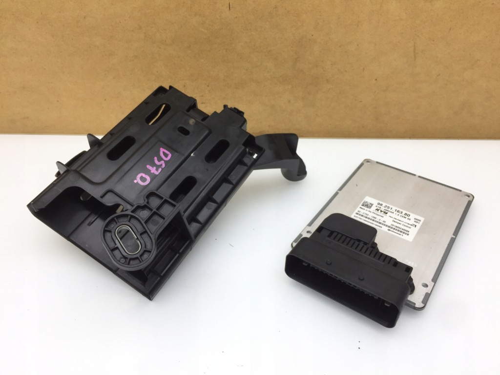 Купити Модуль блок керування підвіска 9825116380 citroen ds7