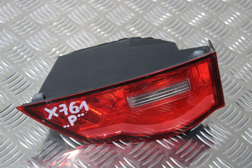 фото №1, Лампа правый задняя крышки jaguar f-pace x761