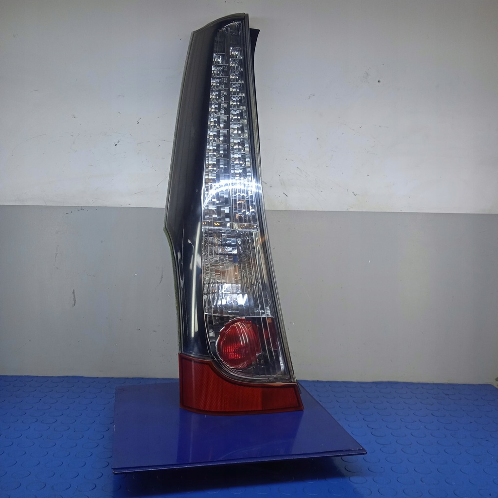 фото №1, Mitsubishi grandis лампа задняя левая 22087642