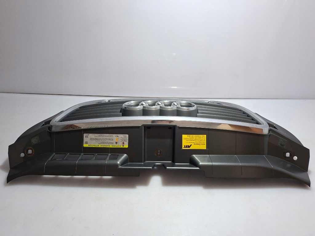 A3 8p lift решітка радіатора бампера перед решітка радіатора 8p0853651m емблема logo super стан Зі Шроту