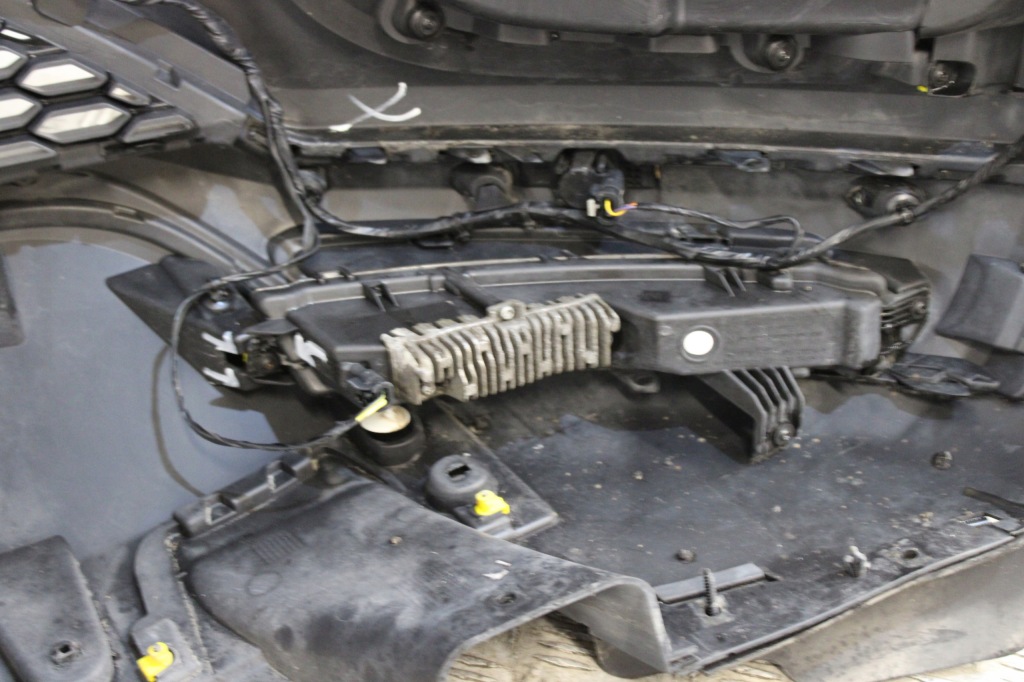 фото №12, Бампер перед передній kompletny 4 x pdc jaguar e-pace x540 s