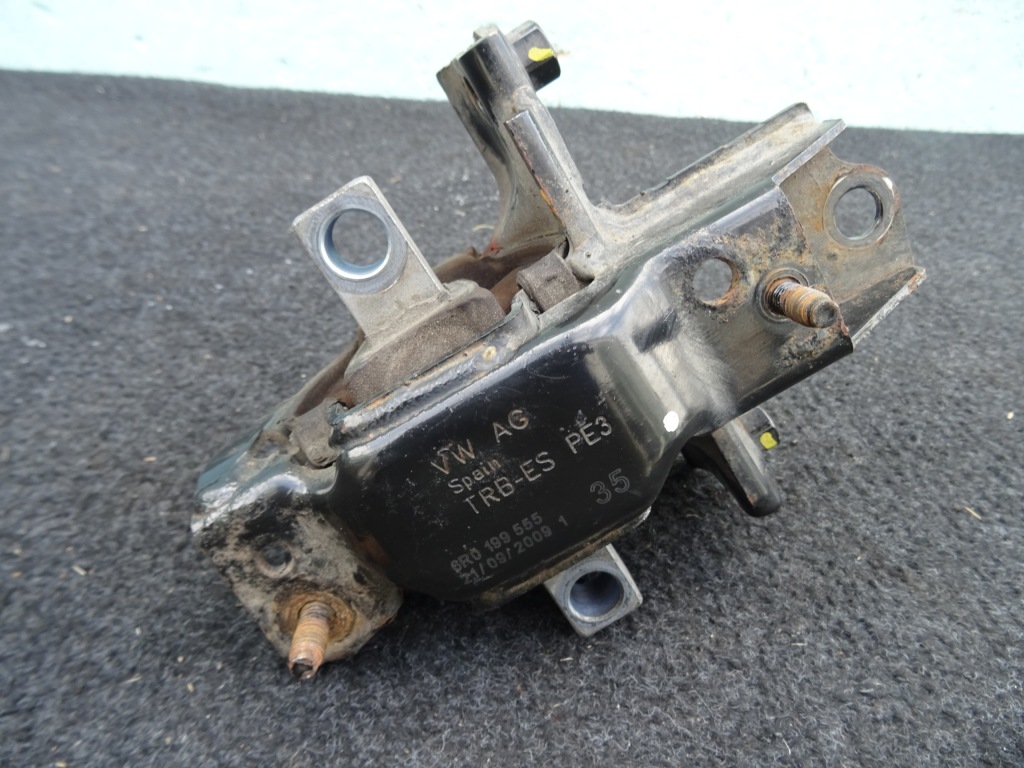 фото №1, Vw polo v 6r кронштейн подушка двигателя 6r0199555