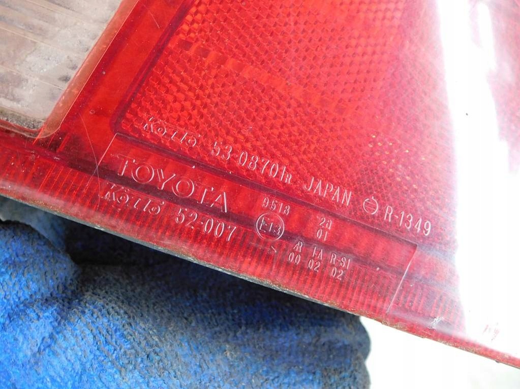 Toyota yaris 1 99r 3d фара правий задній Недорого