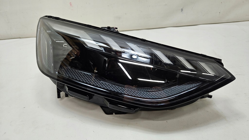 фото №1, Лампа перед права audi a4 rs4 b9 matrix lift 8w0