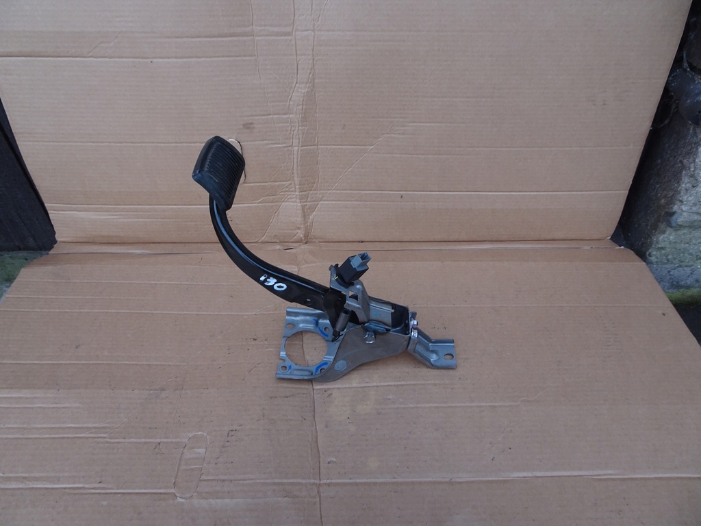 фото №1, Hyundai i30 ii педаль тормоза автоматическая коробка передач 32800-3x400