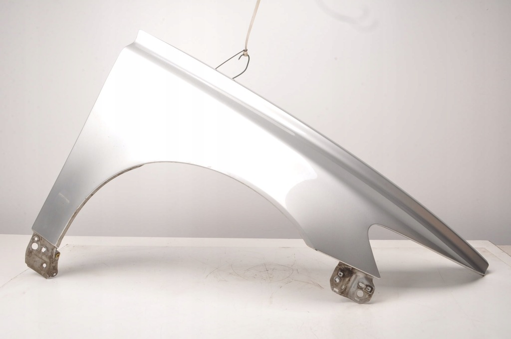 Volvo s40 v50 крыло  правый  перед передний 426 Доставка