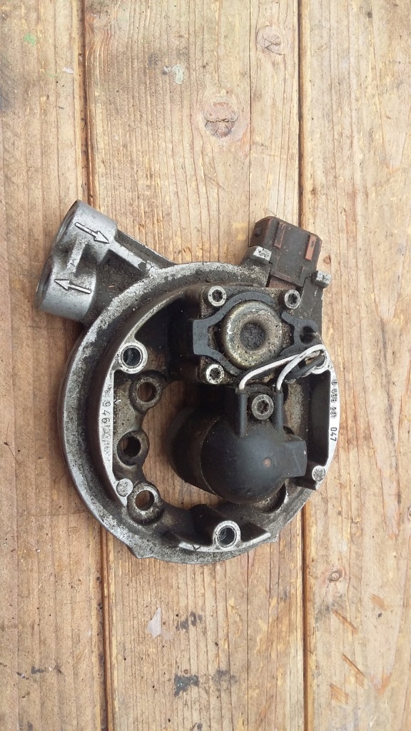 Купити Wtrskiwacz моноінжектор audi 100 1.8b 0438201047