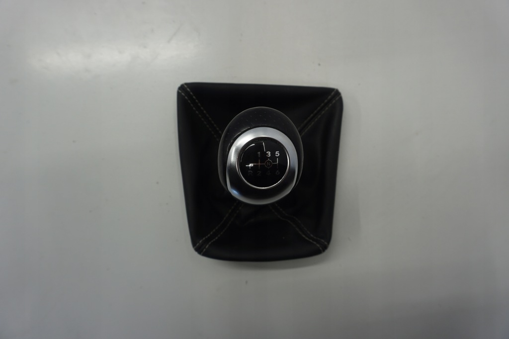 фото №1, Mercedes w176 ручка переключения передач чехол 6b