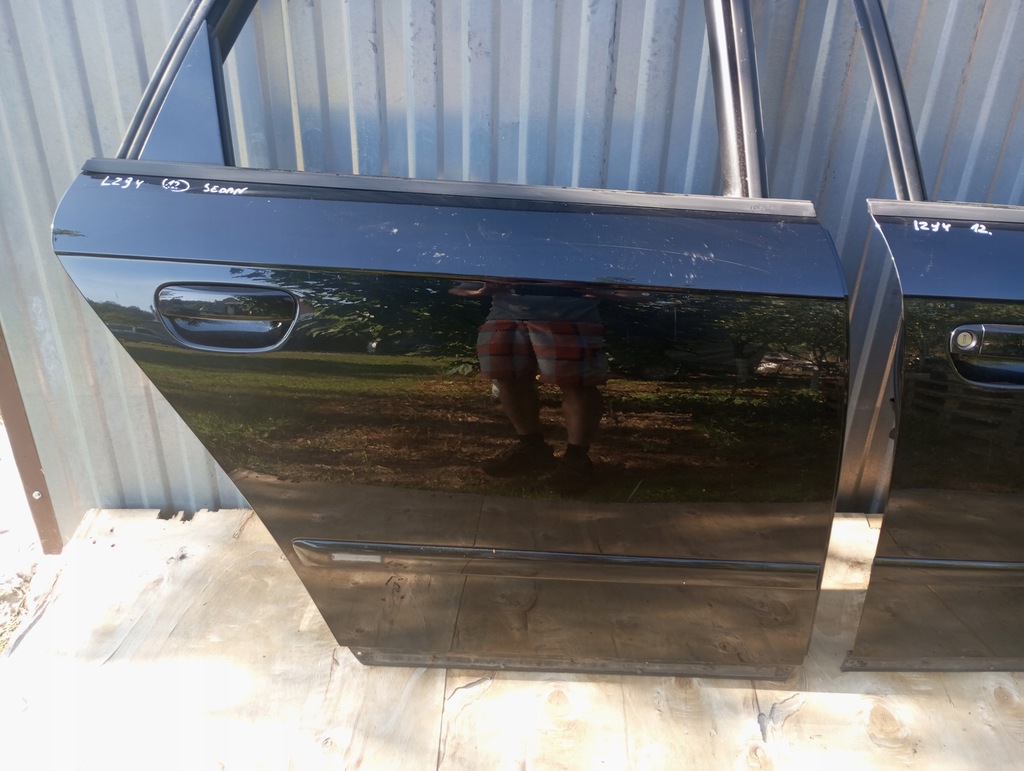 фото №2, Audi a4 b7 дверь правое задняя lz9y